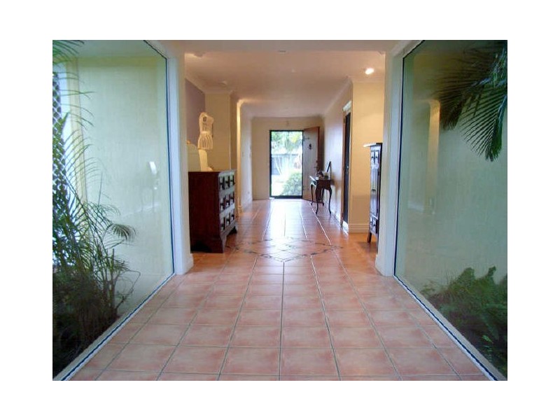 33 Beach Road, Dolphin Heads QLD 4740