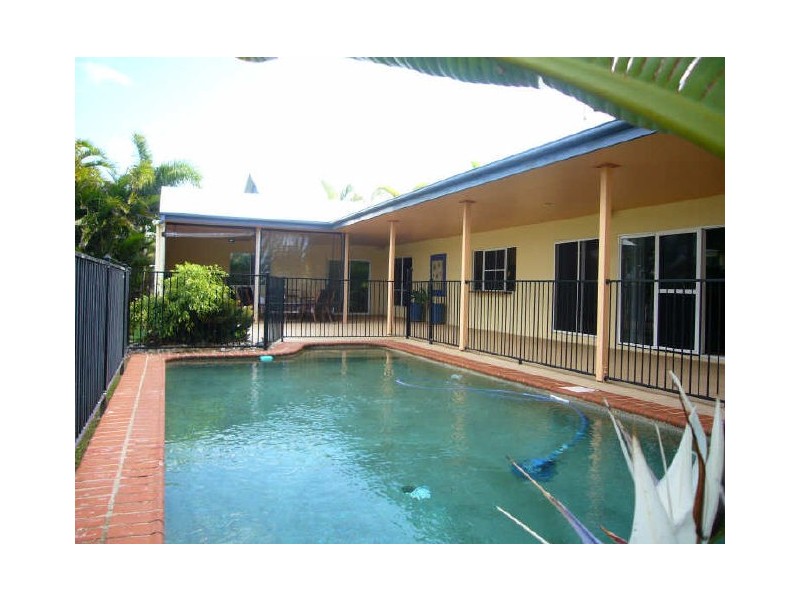 33 Beach Road, Dolphin Heads QLD 4740