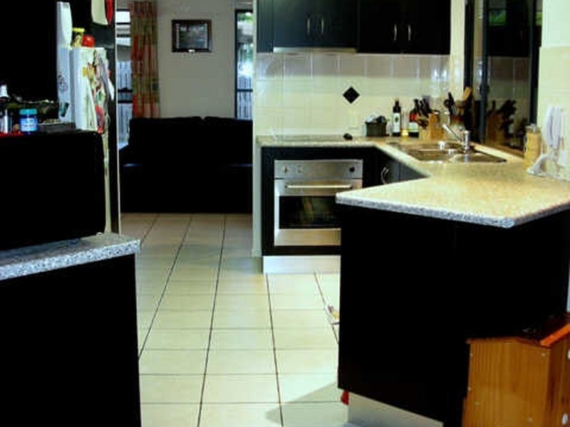 18 Beachside Place, Shoal Point QLD 4750