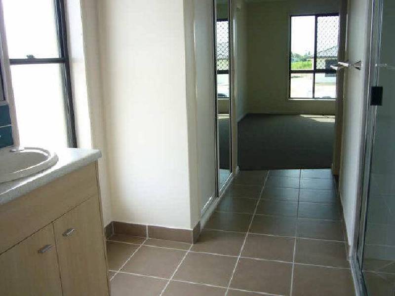 4 Hawkins Street, Bucasia QLD 4750