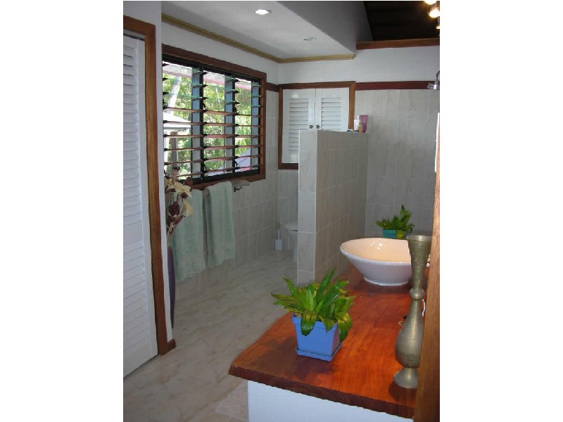 6 Whitesan Blue Terrace, Blacks Beach QLD 4740