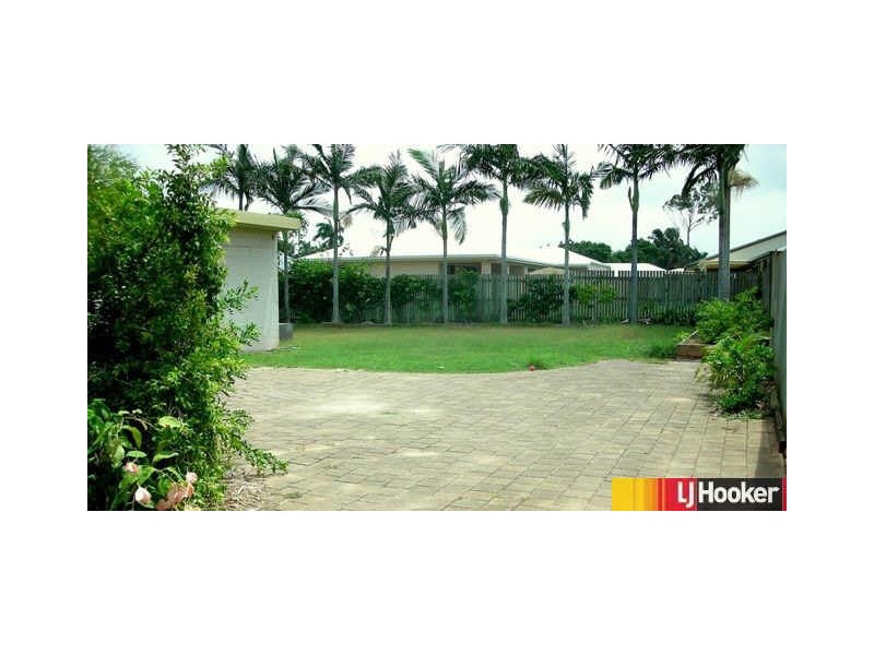 17 Cavanagh Drive, Blacks Beach QLD 4740