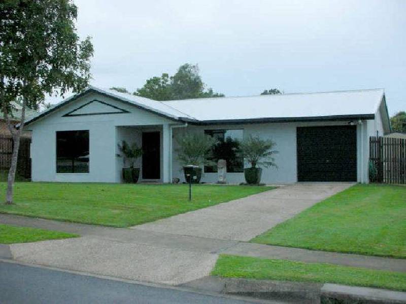 17 McHugh Street, Rural View QLD 4740