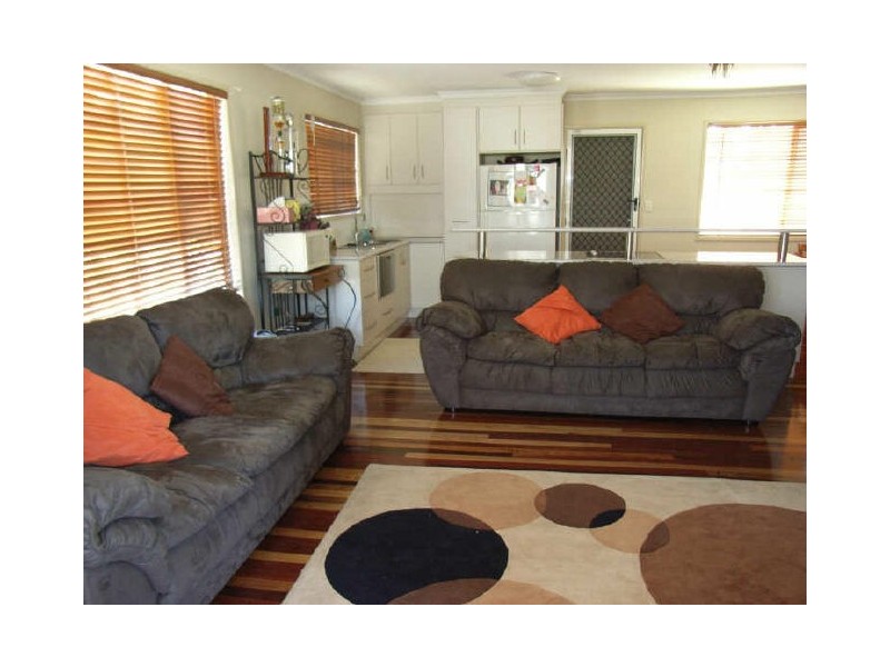 15 Nicklin Drive, Beaconsfield QLD 4740
