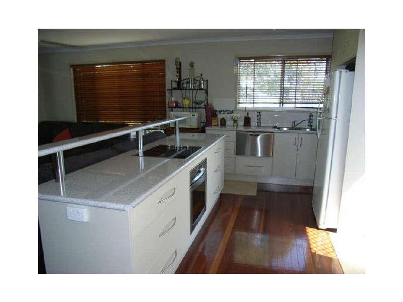 15 Nicklin Drive, Beaconsfield QLD 4740