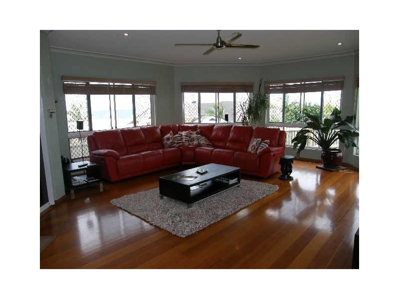 14 Sunrise Place, Blacks Beach QLD 4740