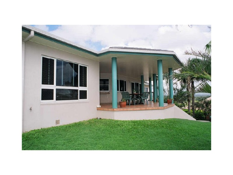 14 Sunrise Place, Blacks Beach QLD 4740