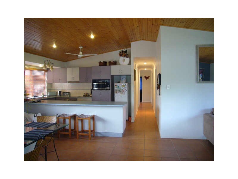 10 Friarbird Avenue, Blacks Beach QLD 4740