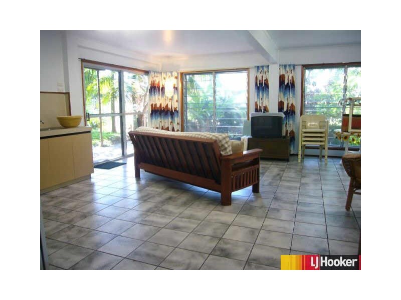 9 Coral Drive, Blacks Beach QLD 4740