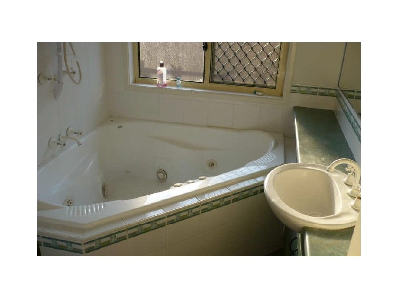 15 Seacove Court, Eimeo QLD 4740