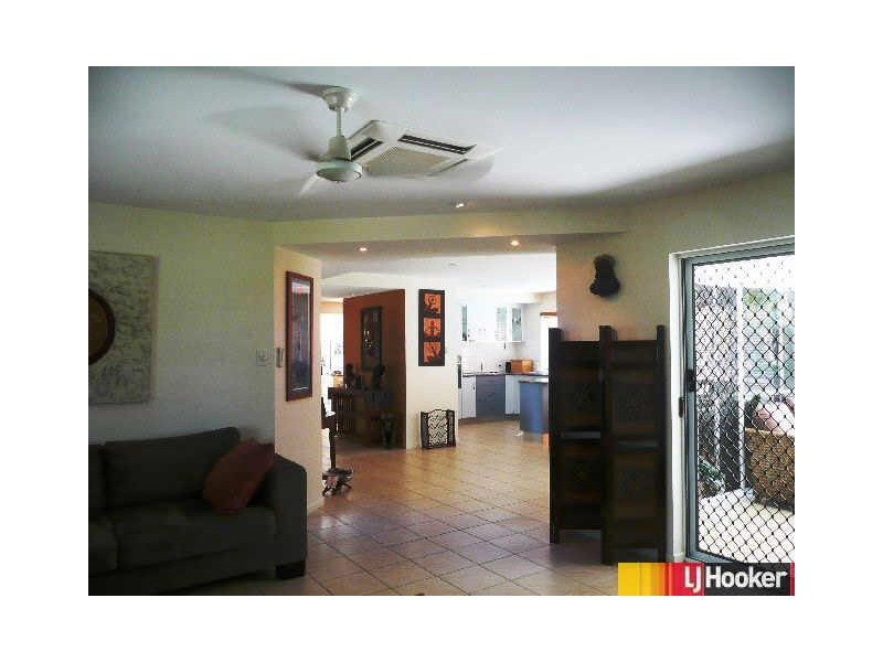 18 Seaspray Close, Shoal Point QLD 4750