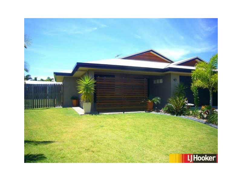 14 Sunseeker Court, Blacks Beach QLD 4740