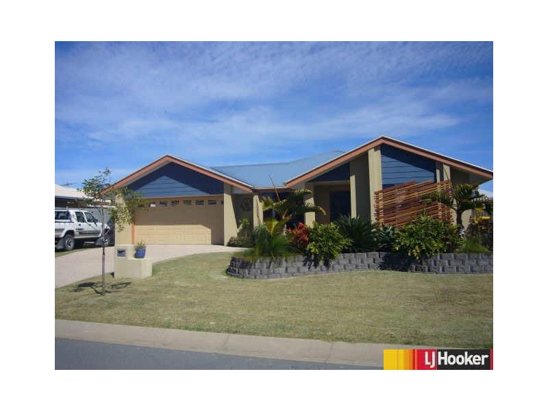 4 Bluewater Court, Bucasia QLD 4750
