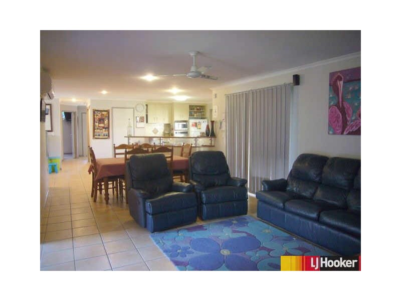 4 Bluewater Court, Bucasia QLD 4750