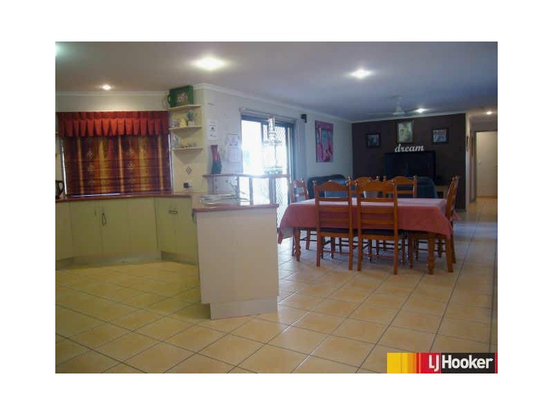 4 Bluewater Court, Bucasia QLD 4750