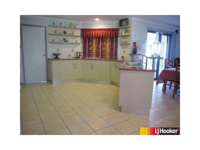 4 Bluewater Court, Bucasia QLD 4750