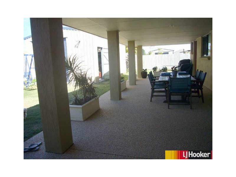 4 Bluewater Court, Bucasia QLD 4750