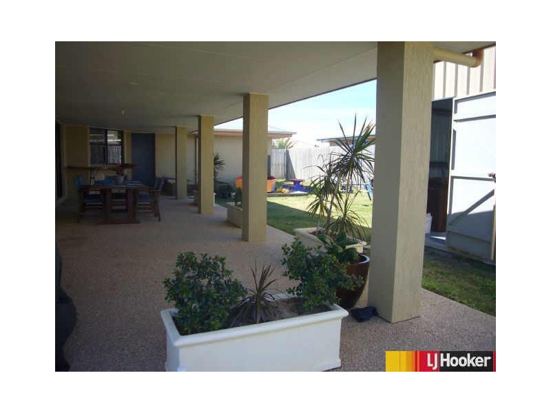 4 Bluewater Court, Bucasia QLD 4750