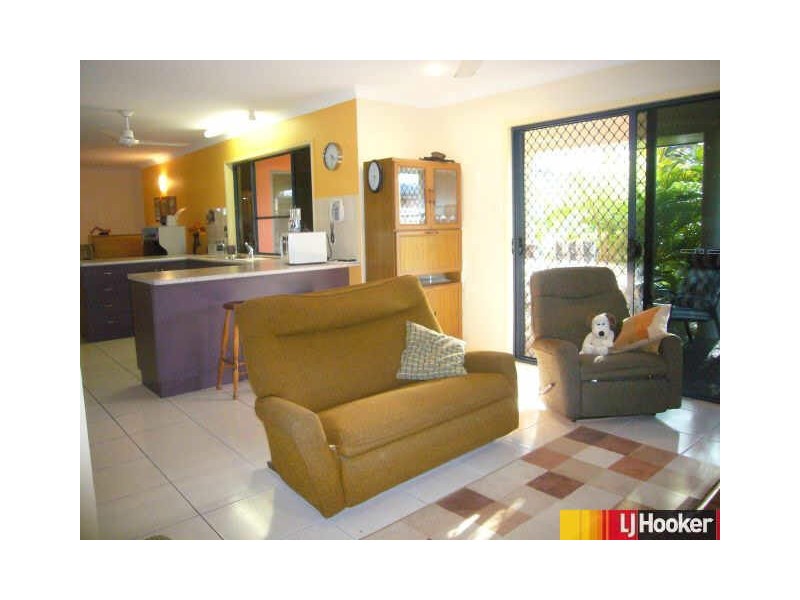 49 Slater Avenue, Blacks Beach QLD 4740