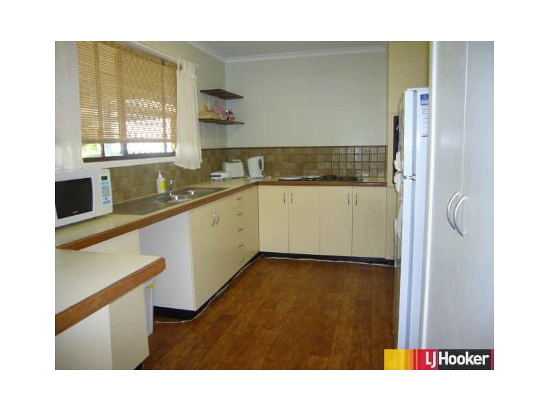 20 Geoffrey Thomas Drive, Bucasia QLD 4750
