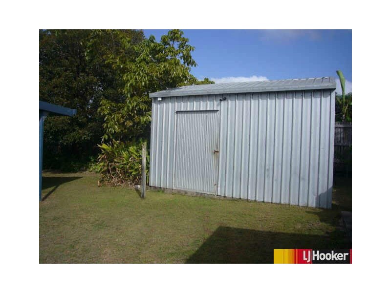 20 Geoffrey Thomas Drive, Bucasia QLD 4750