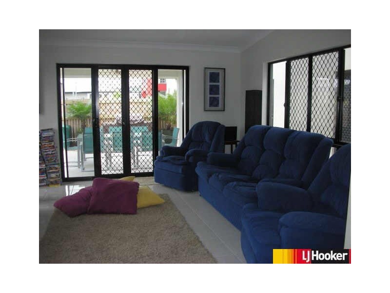 29 Gingham Street, Glenella QLD 4740