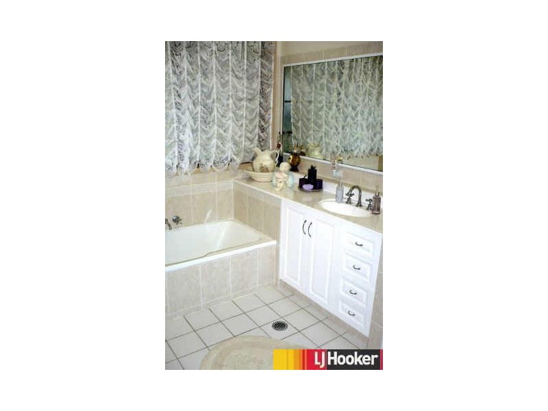 5 Sunset Beach Court, Shoal Point QLD 4750