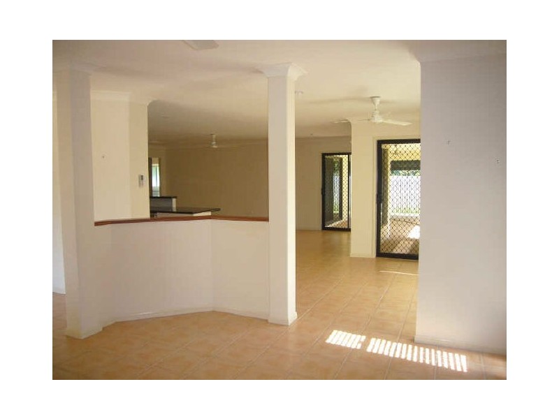 5 Beachside Place, Shoal Point QLD 4750