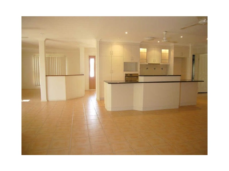 5 Beachside Place, Shoal Point QLD 4750