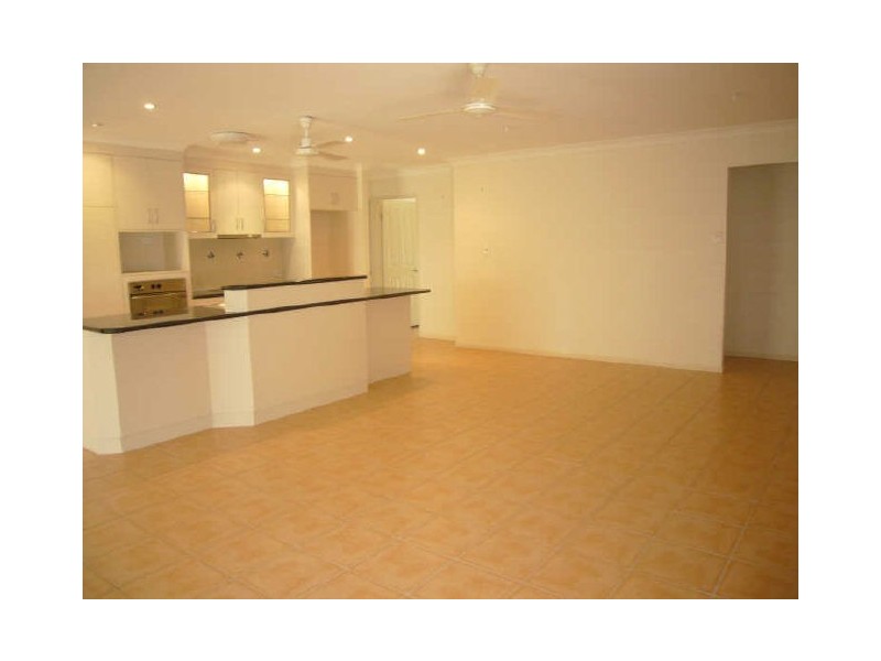 5 Beachside Place, Shoal Point QLD 4750