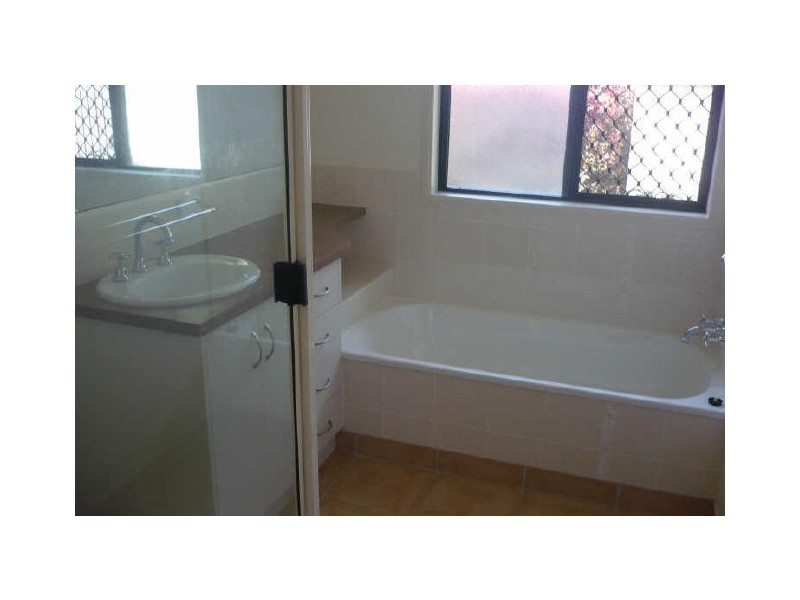 5 Beachside Place, Shoal Point QLD 4750