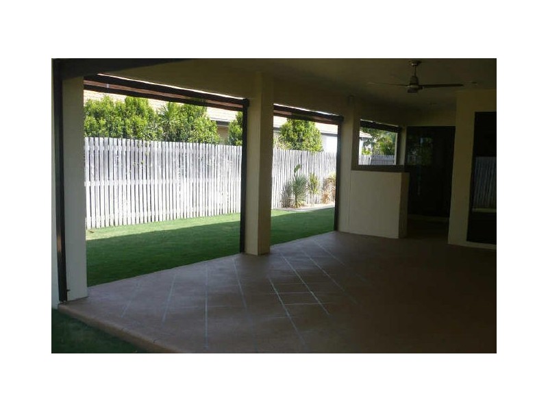 5 Beachside Place, Shoal Point QLD 4750