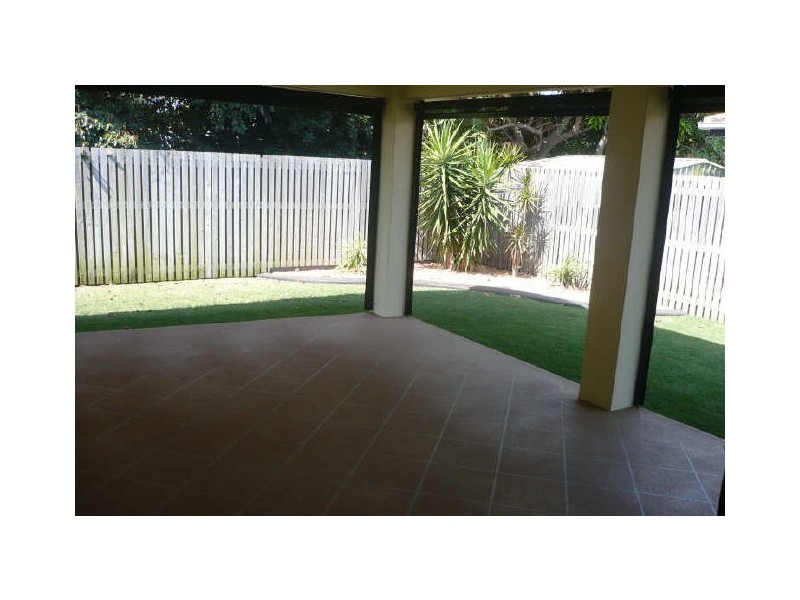 5 Beachside Place, Shoal Point QLD 4750