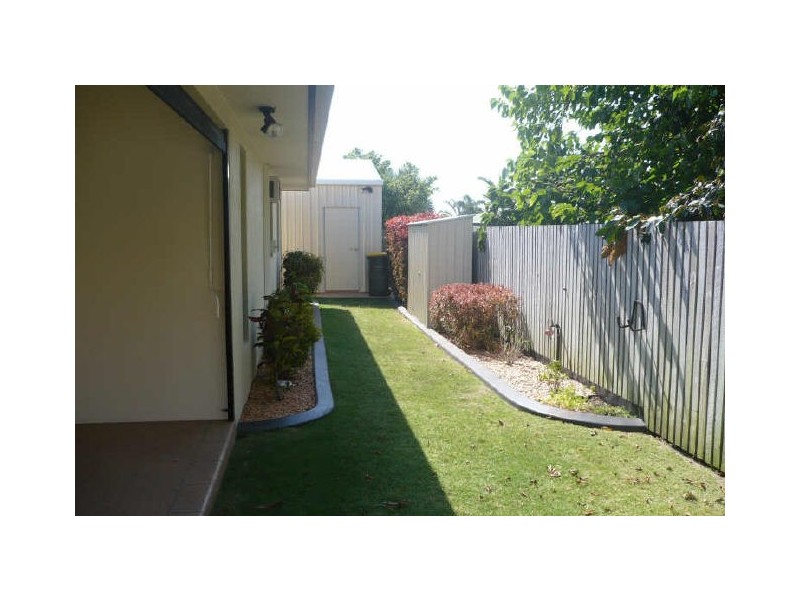 5 Beachside Place, Shoal Point QLD 4750