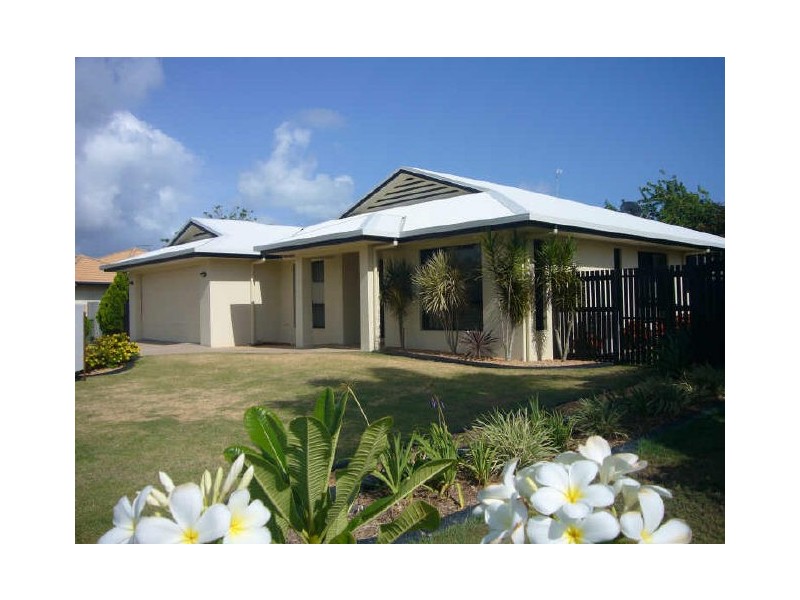 5 Beachside Place, Shoal Point QLD 4750