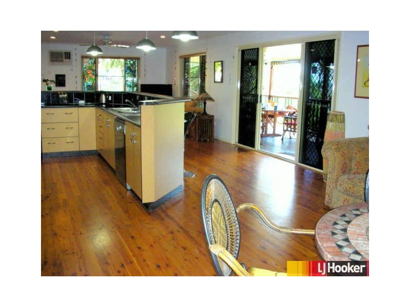 17 Hillcrest Street, Eimeo QLD 4740