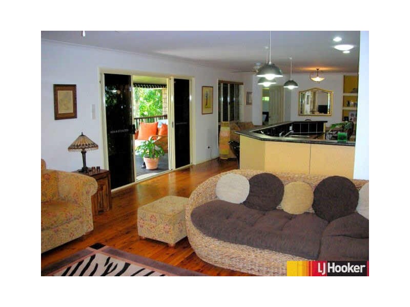 17 Hillcrest Street, Eimeo QLD 4740