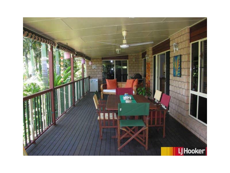 17 Hillcrest Street, Eimeo QLD 4740