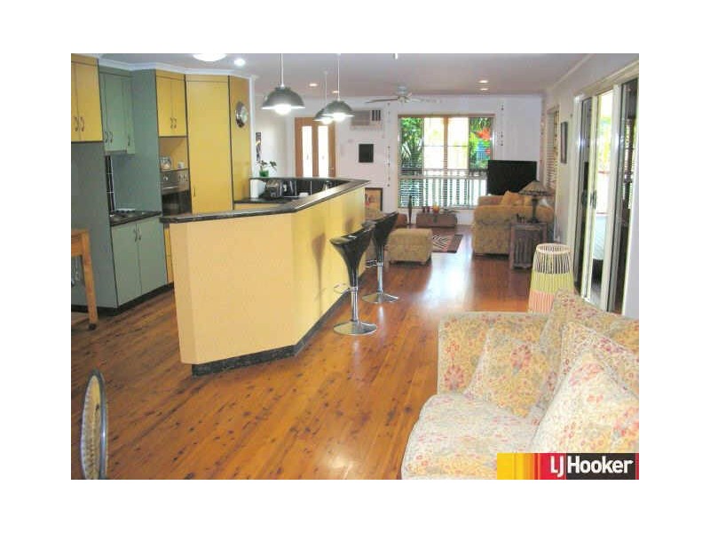 17 Hillcrest Street, Eimeo QLD 4740