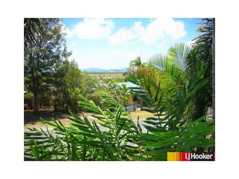 17 Hillcrest Street, Eimeo QLD 4740