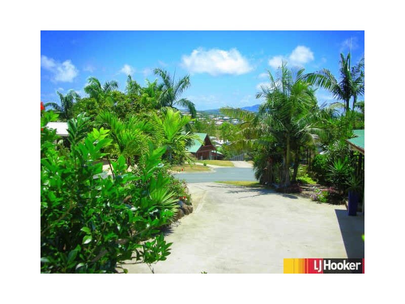 17 Hillcrest Street, Eimeo QLD 4740