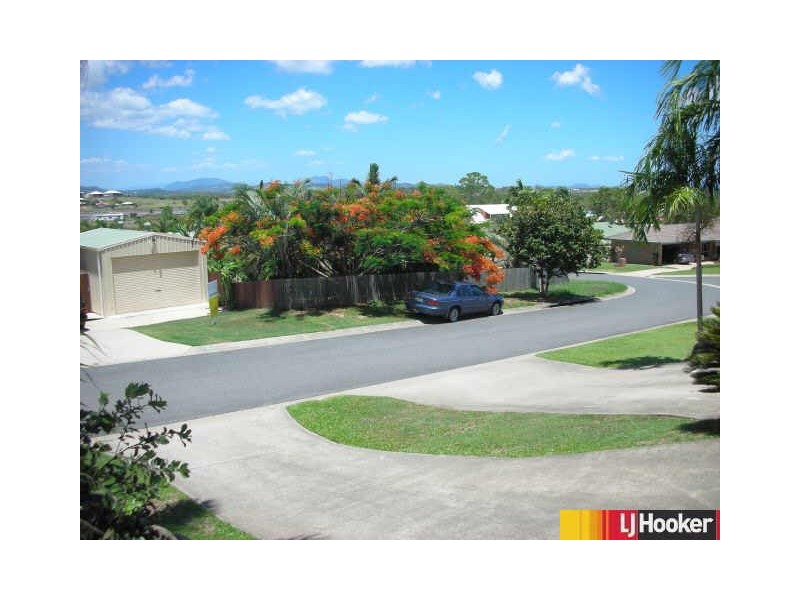 13 Hillcrest Street, Eimeo QLD 4740