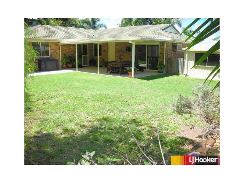 13 Hillcrest Street, Eimeo QLD 4740