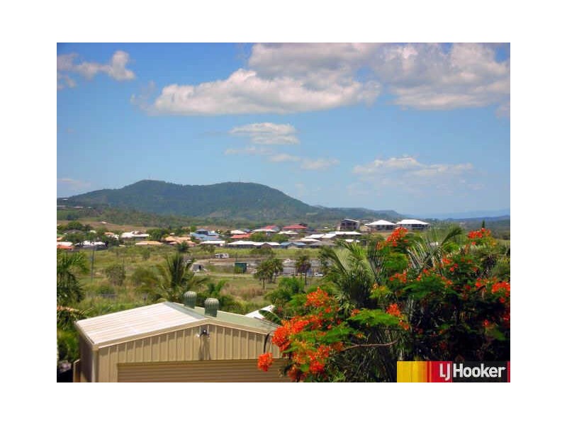 13 Hillcrest Street, Eimeo QLD 4740