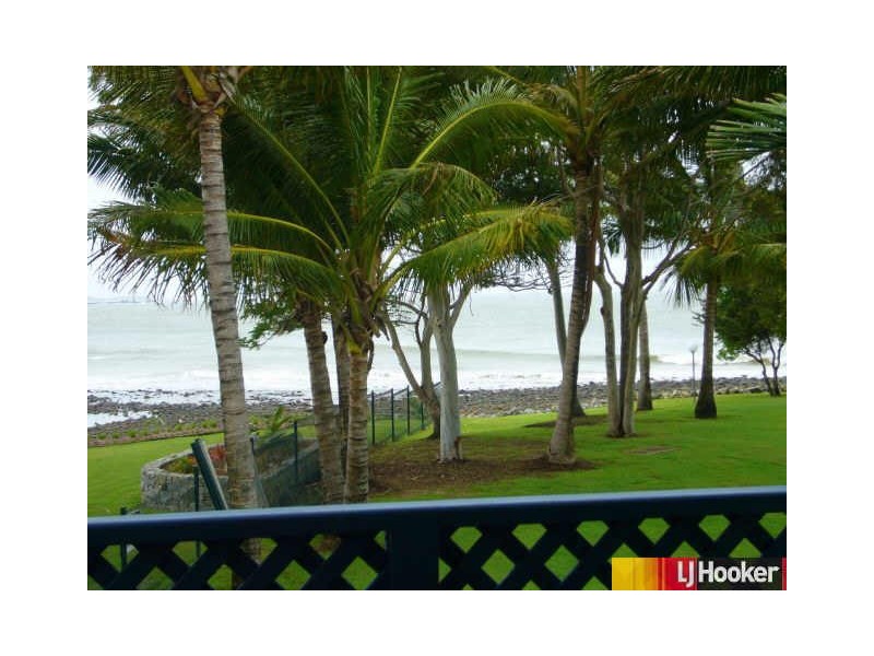 2/18 Beach Road, Dolphin Heads QLD 4740