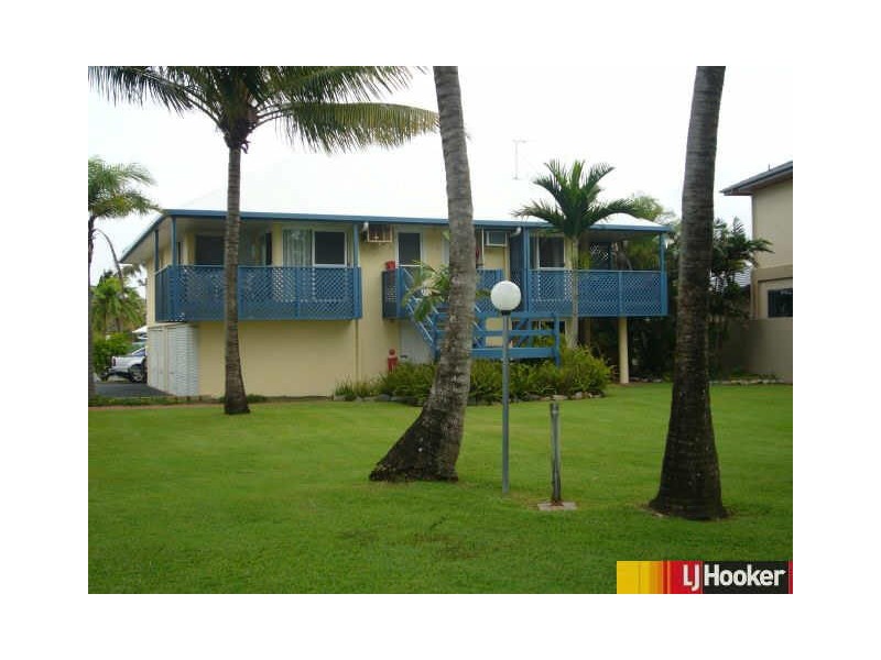 2/18 Beach Road, Dolphin Heads QLD 4740