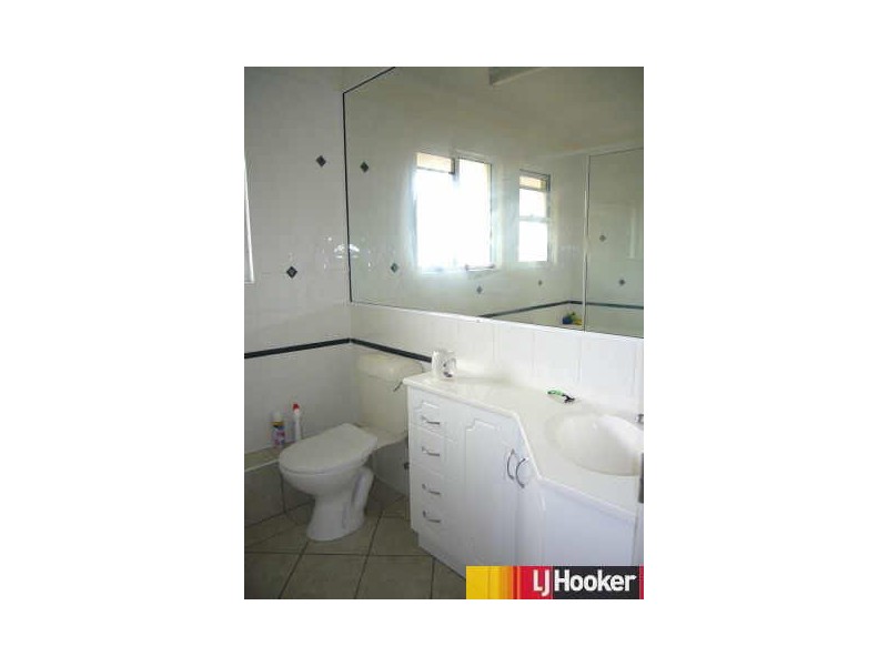 2/18 Beach Road, Dolphin Heads QLD 4740