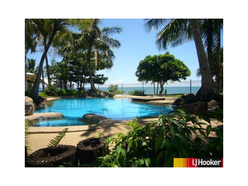 15/2 Beach Road, Dolphin Heads QLD 4740