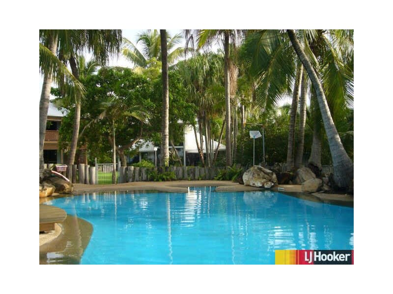 15/2 Beach Road, Dolphin Heads QLD 4740