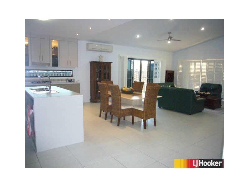 27 Narrabeen Street, Blacks Beach QLD 4740